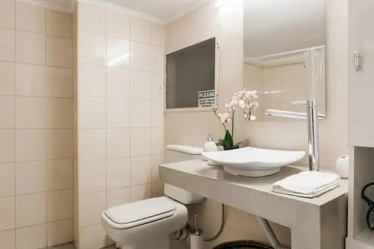 Openair Hot Tub/Big Balcony/Great Boutique Apt Atina Dış mekan fotoğraf
