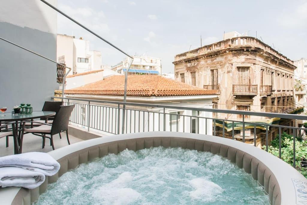 Openair Hot Tub/Big Balcony/Great Boutique Apt Atina Dış mekan fotoğraf